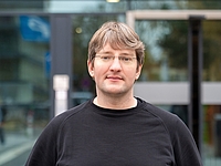 Portrait von Prof. Dr. phil. Samuel Tomczyk